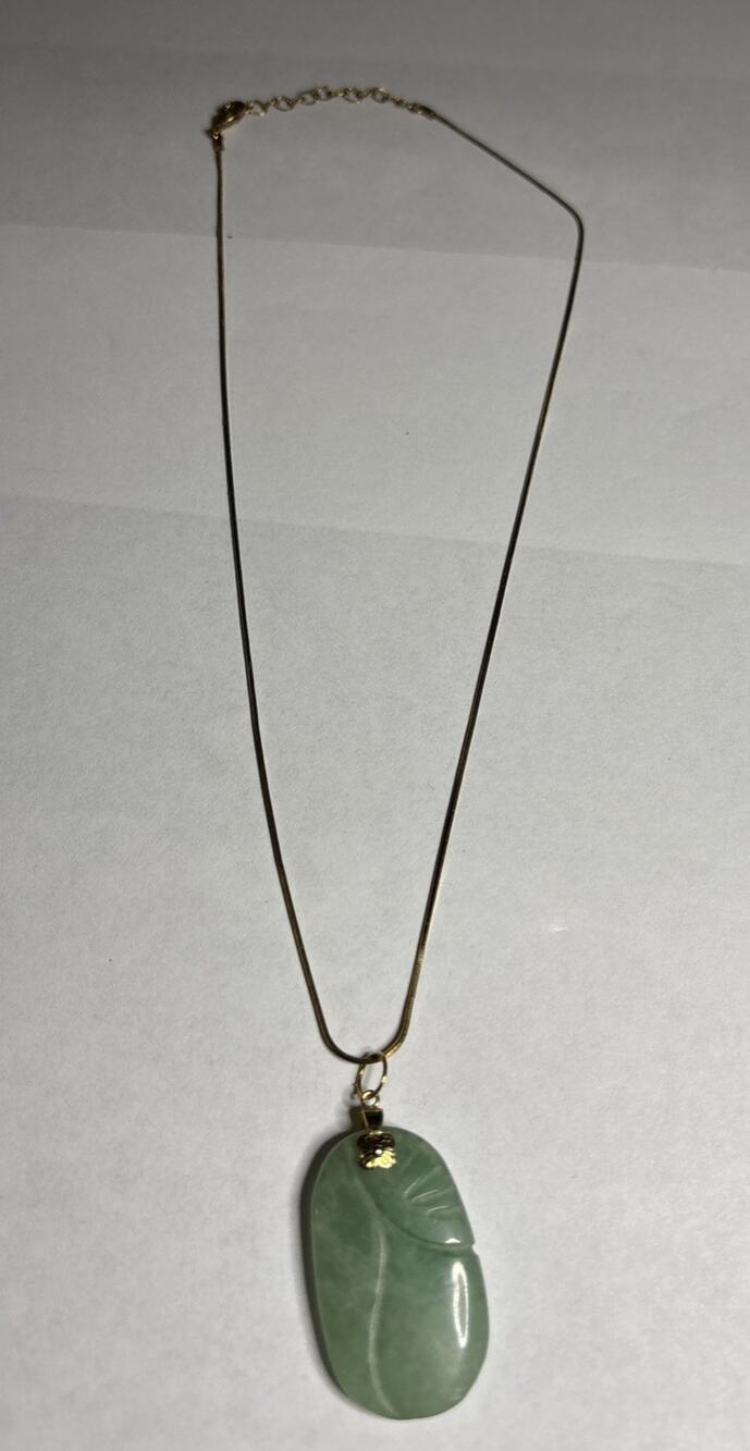 Green Carved Stone Leaf Pendant Necklace Gold Tone Snake Chain